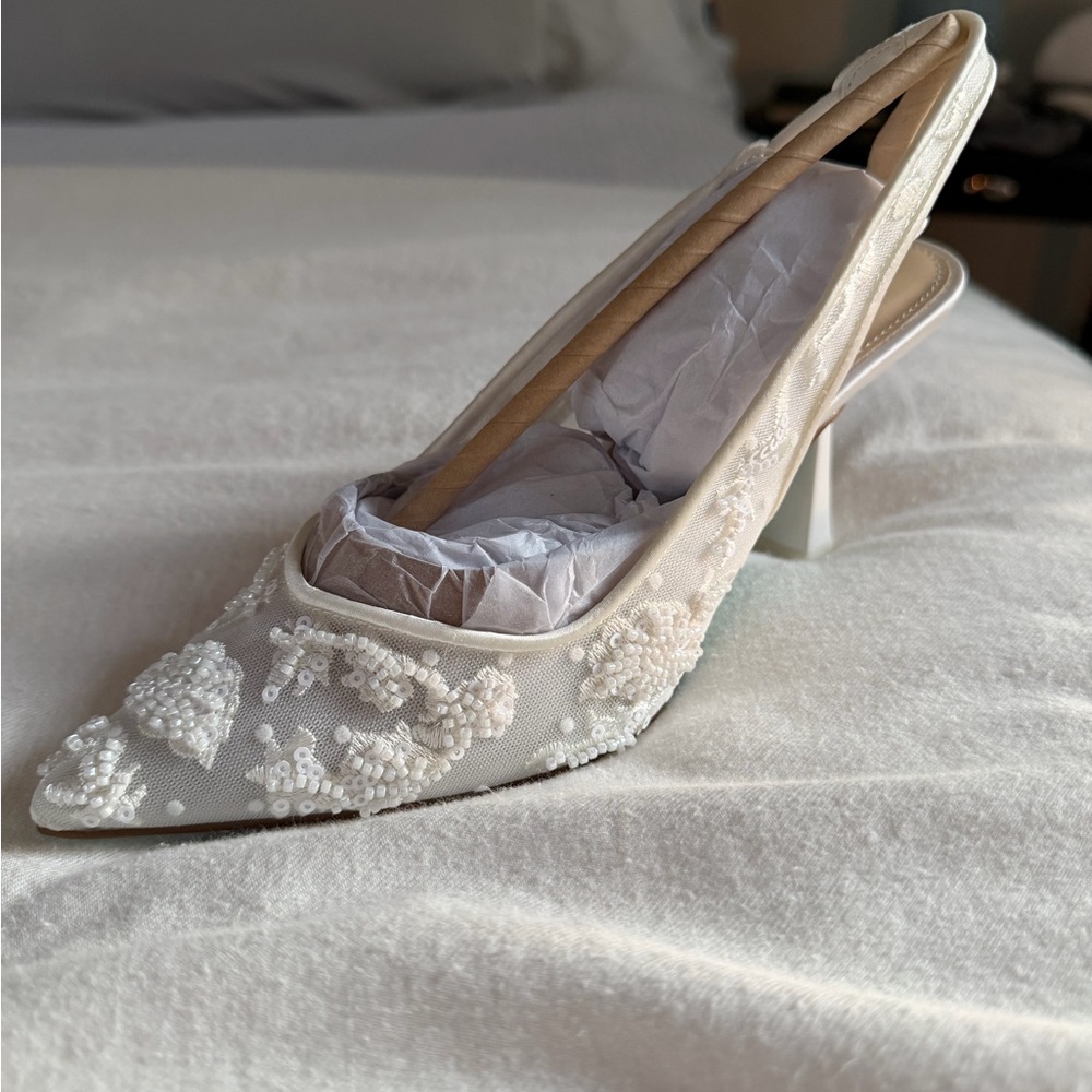 BETSEY JOHNSON Nikki Ivory Heel